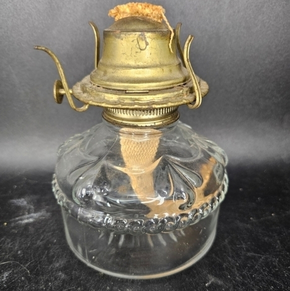 Antique/vintage eagle oil lamp, made in the USA - Picture 7 of 7